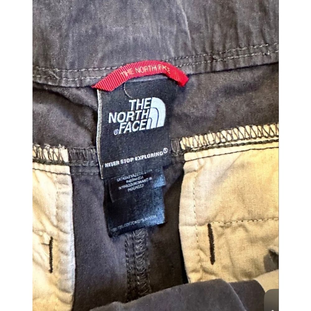 Vintage The North Face Men’s Charcoal Grey Cargo Shorts Size 32 - Picture 5 of 5
